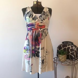 ✨🎁 Free w/ any purchase - Rue21 Dress Tunic White Colorful Floral Sz M